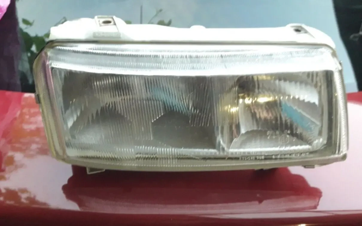 Продам фару до автомобіля Фольксваген Пассат В4