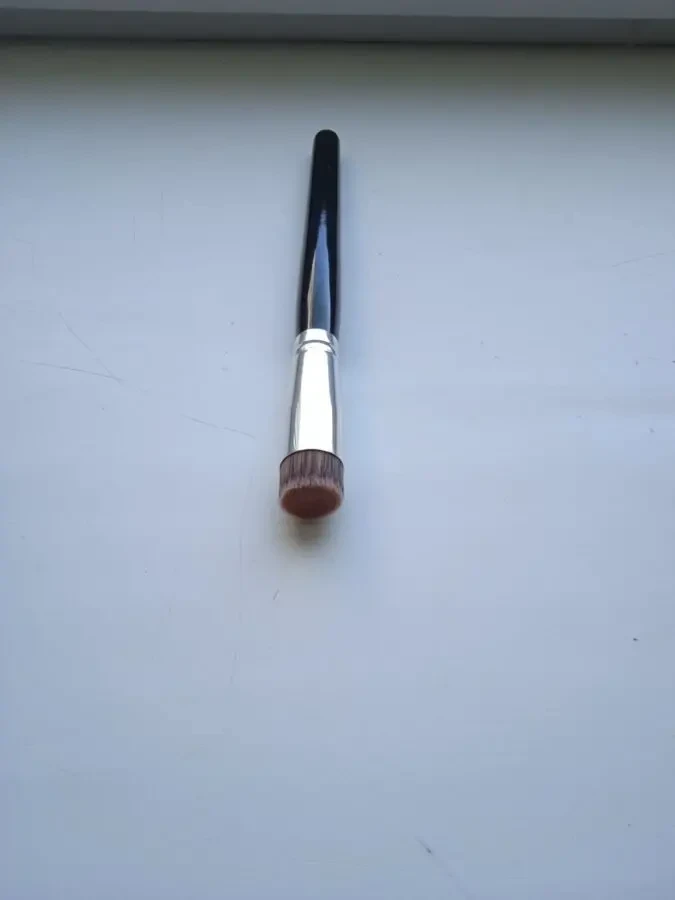 Пензлик для тональної основи, хайлайтера, кор. пудри, 17 см, новий 3