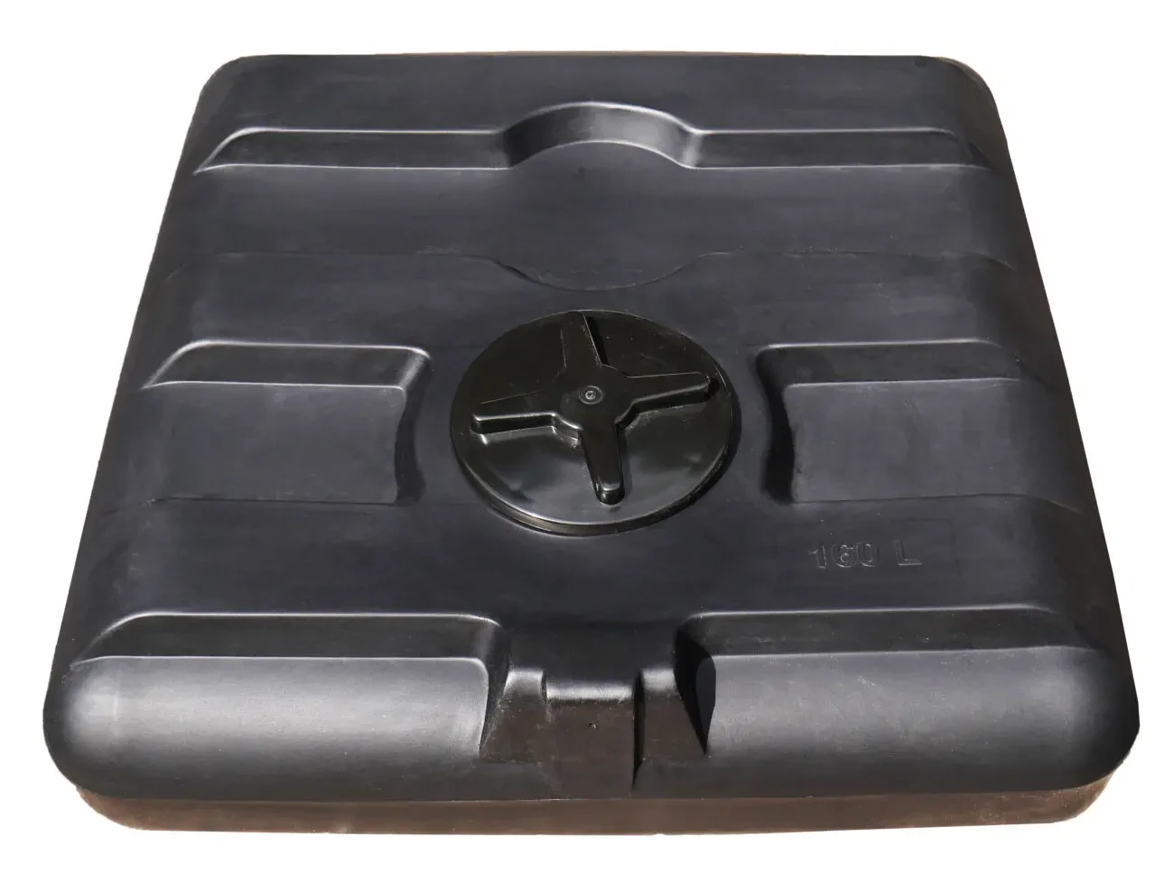 Плоский черный бак