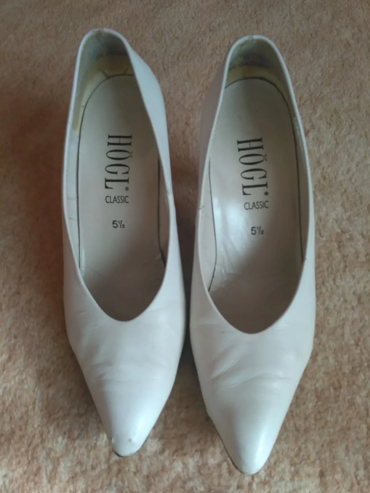 ПРОДАМ комплект весільного вбрання (плаття, віночок, рукавички, туфлі) 9