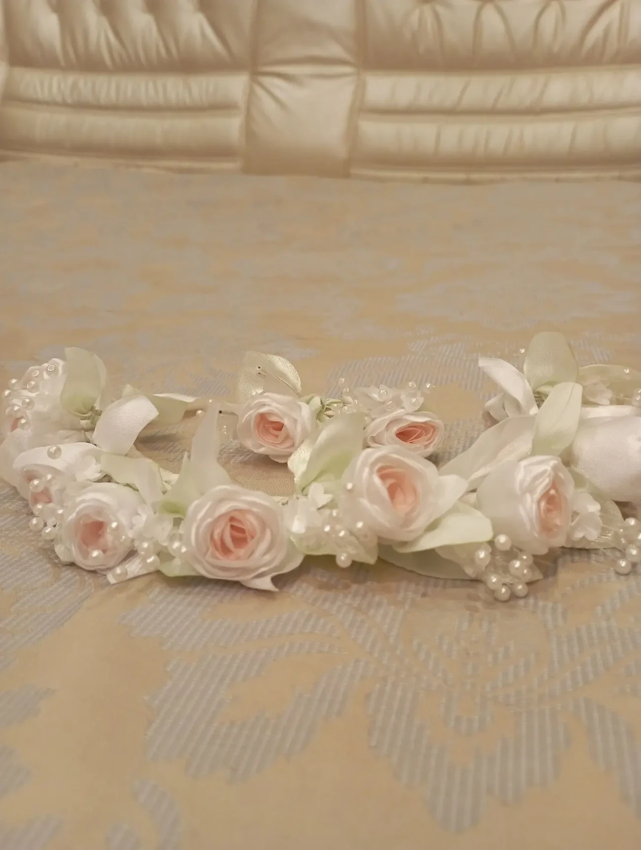 ПРОДАМ комплект весільного вбрання (плаття, віночок, рукавички, туфлі) 6