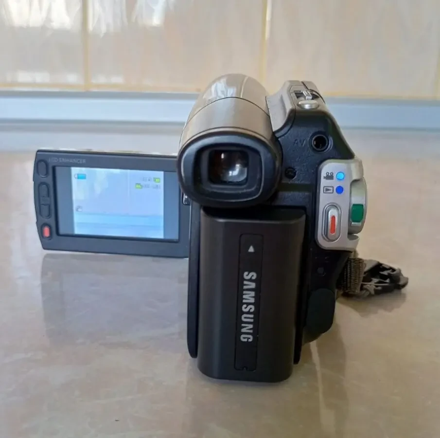 Видеокамера Samsung VP-DC175WB 5