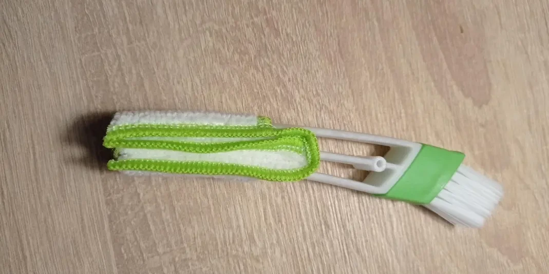 Щетка для чистки дефлекторов 2