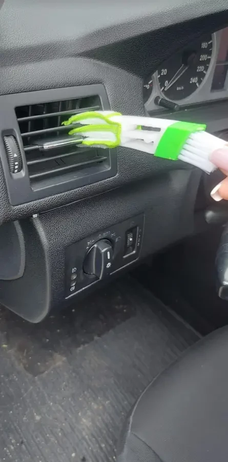 Щетка для чистки дефлекторов