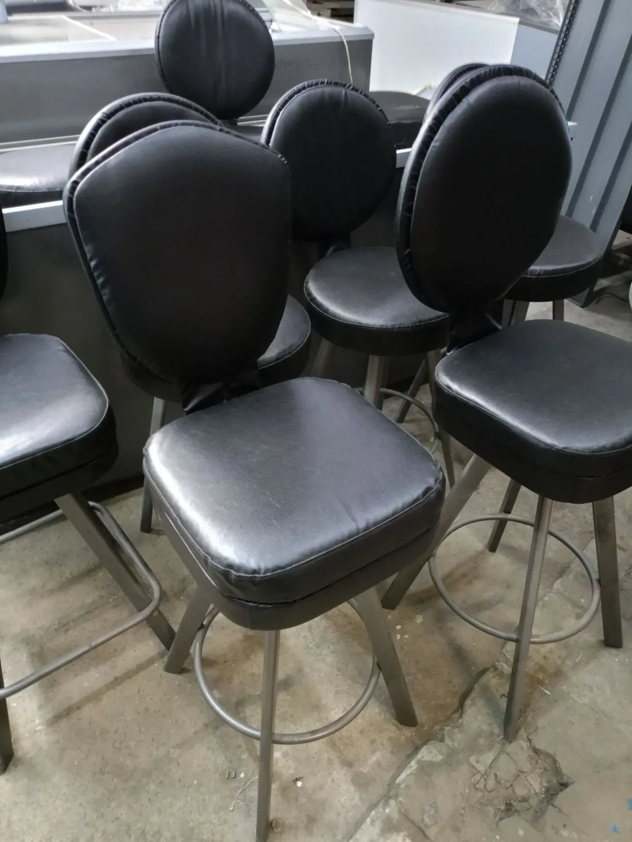 Барний стілець б в, стільці під ігровий автомат б/в, стілець для перук 4