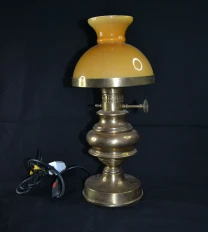Настольный светильник.