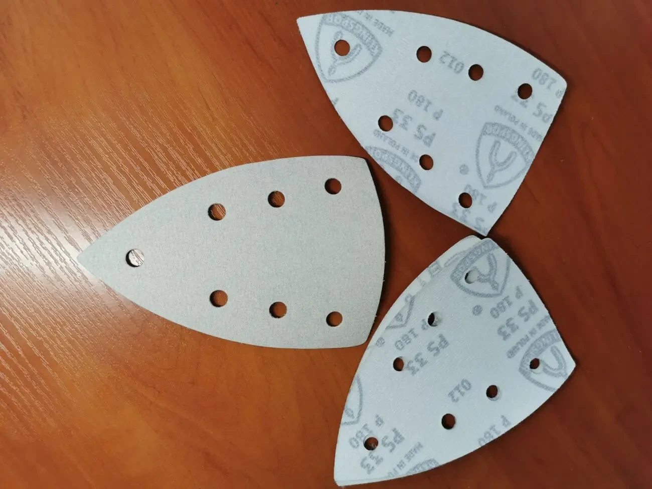 Шлифовальный лист на липучке Утюжок Дельта 98х148 , 100х150, 98X148. 1 3