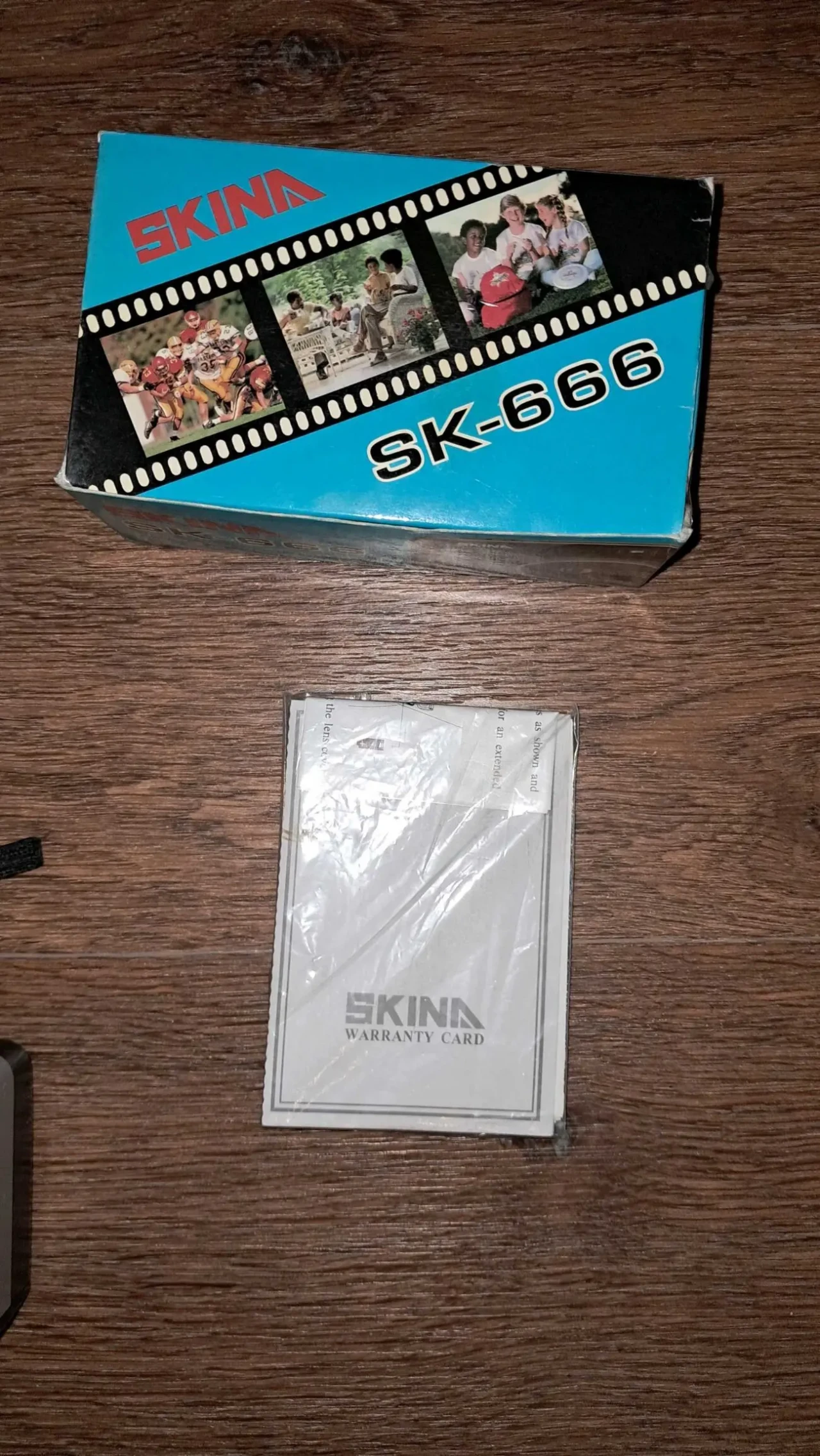 Плівковий фотоапарат Skinl 4