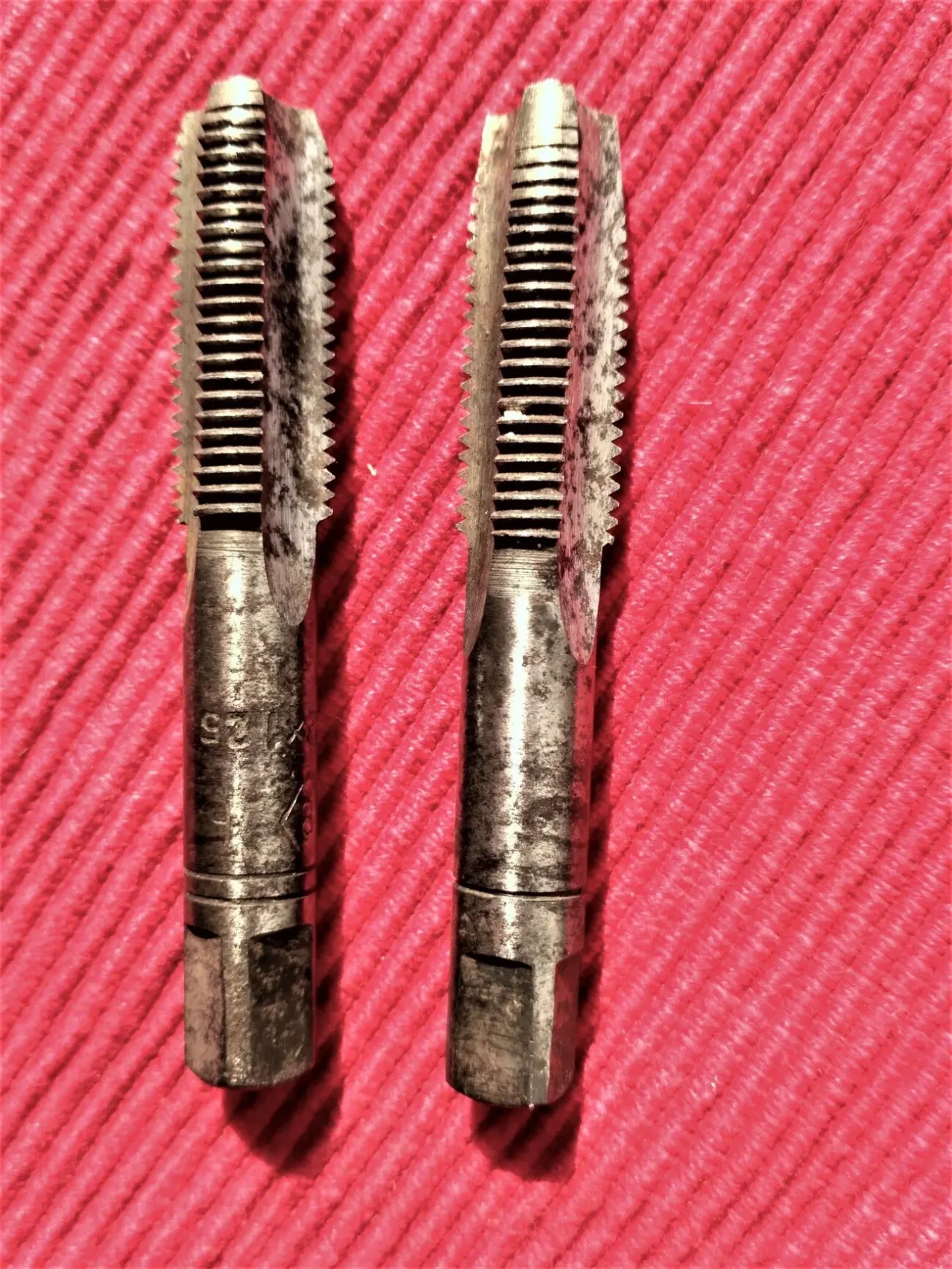 Инструмент Многофункциональный пробойник и метчики 4