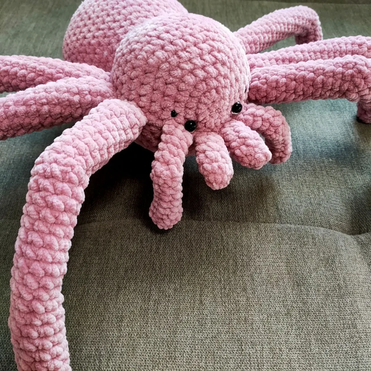 Іграшка для дрібної моторики в'язана гачком павук павучок рожевий ручн 2