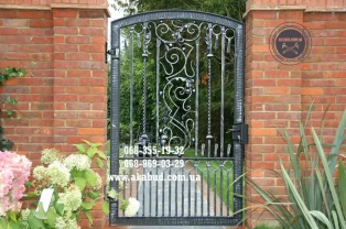 Ворота розпашні та ворота відкатні, навіси, балкони, паркани, козирки