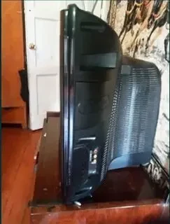 Телевизор LG Ultra Slim 21SA2RG-Z4 2