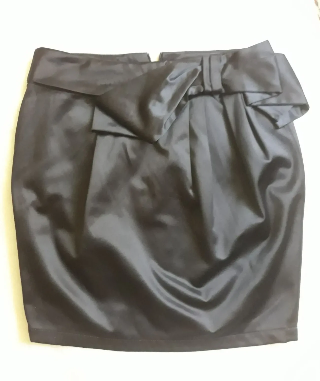 Новая черная атласная юбка XANAKA 4