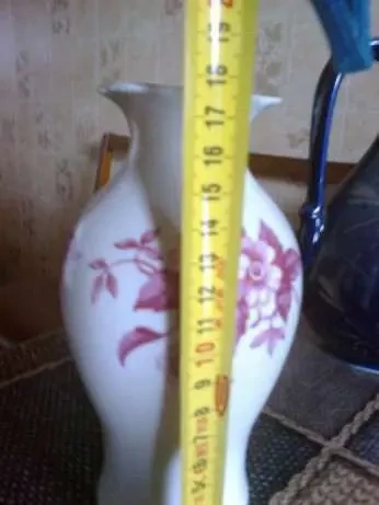 Ваза фарфоровая