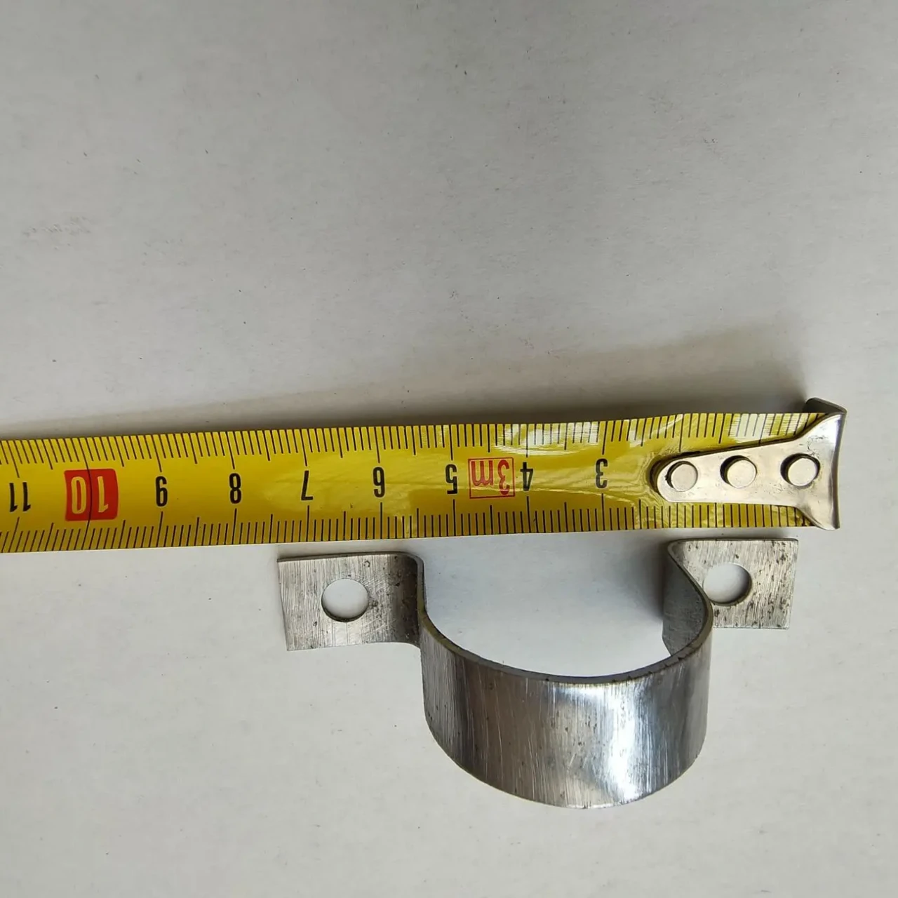 Тримач двусторонній скоба  d32 1,5 мм без покриття 3