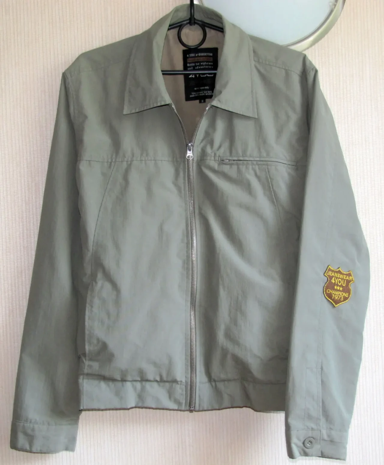 Брендовая куртка, размер S-М