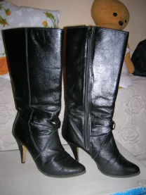 Сапоги женские демисезонные р.39 на шпильке черные до колена