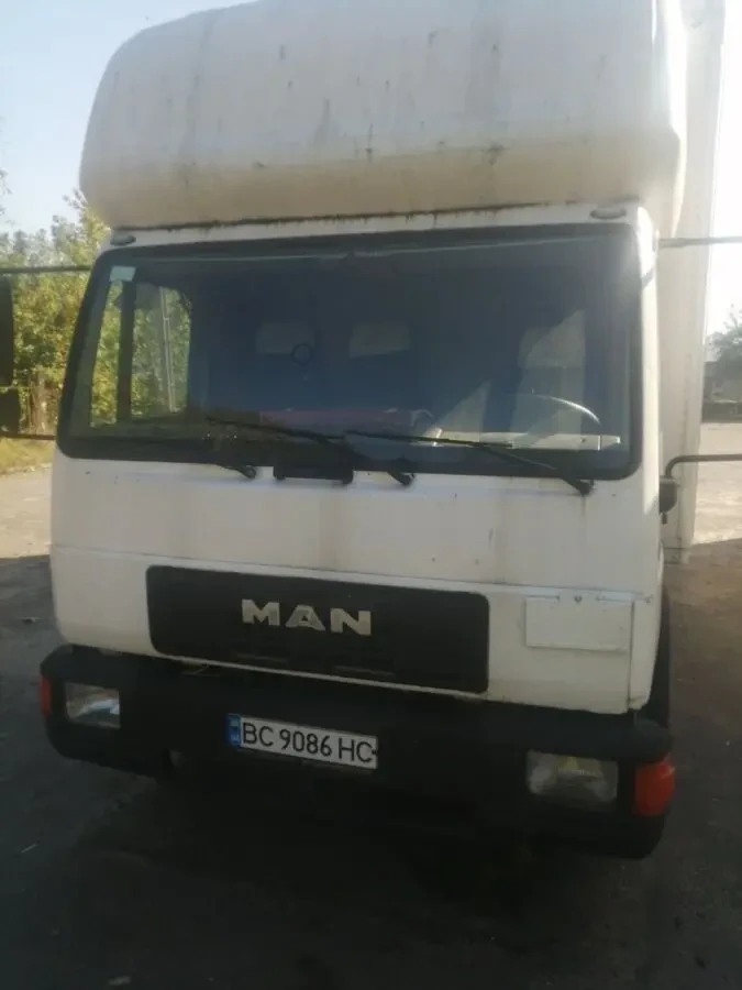 автомобіль MAN