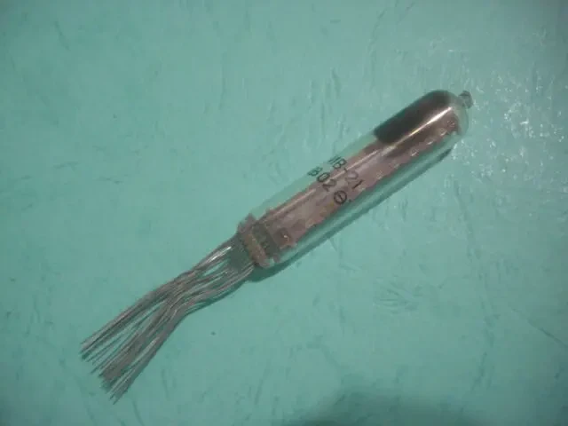 Индикаторы ИВ21 . ИВ28 . ИВЛ . ИЛЦ . 10