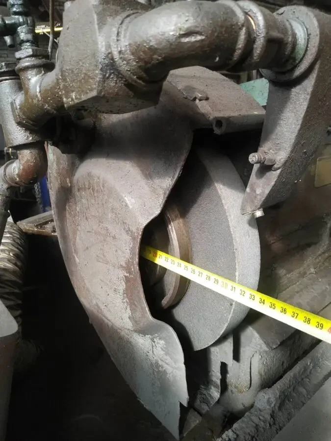 Круглошліфувальний TOS Kamenicek діам. 200 довжина 670мм 2