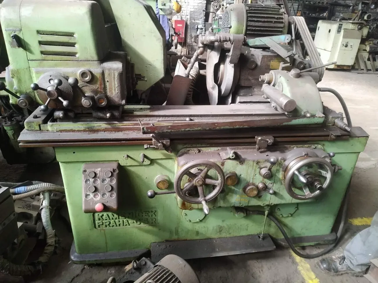 Круглошліфувальний TOS Kamenicek діам. 200 довжина 670мм 4