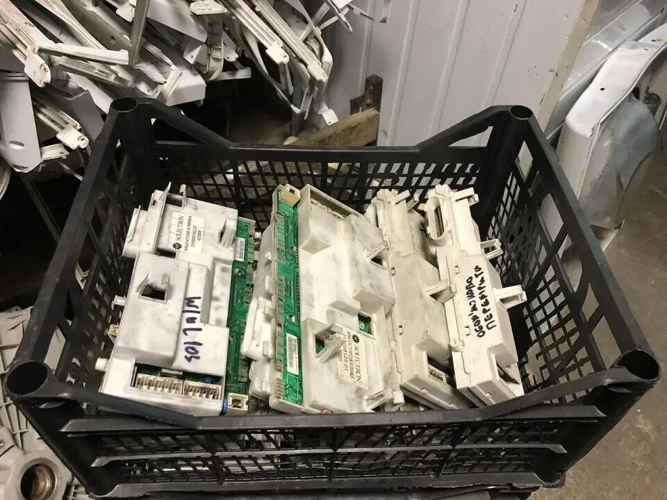 Продаємо нові та вживані запчастини до пральних машин 5