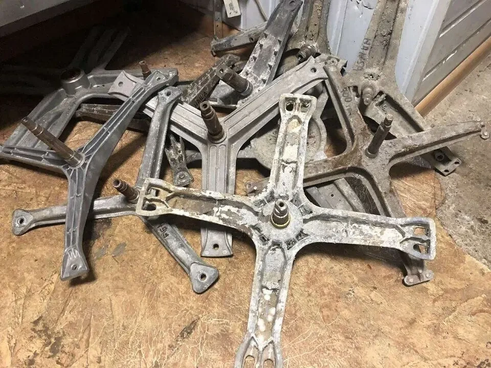 Продаємо нові та вживані запчастини до пральних машин 8