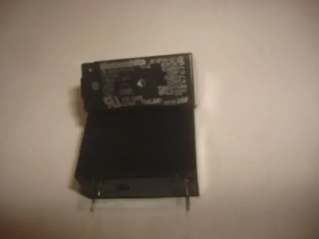 реле  12В . 10А .  Matsushita , THAILAND 10