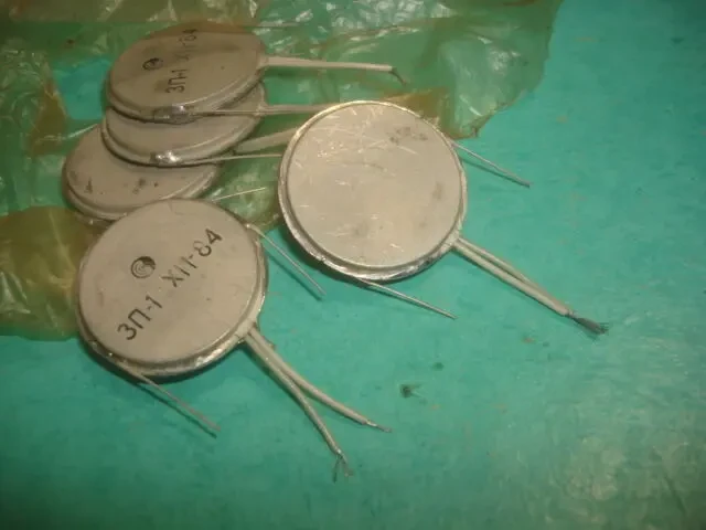 Динамик ЗП - 1 . пьезоизлучатель . 3