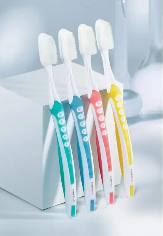 Силиконовая зубная щетка 2