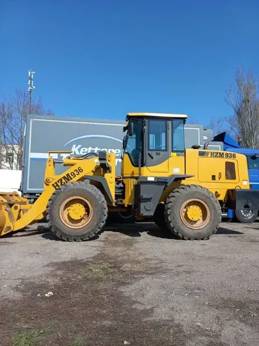 Фронтальный погрузчик