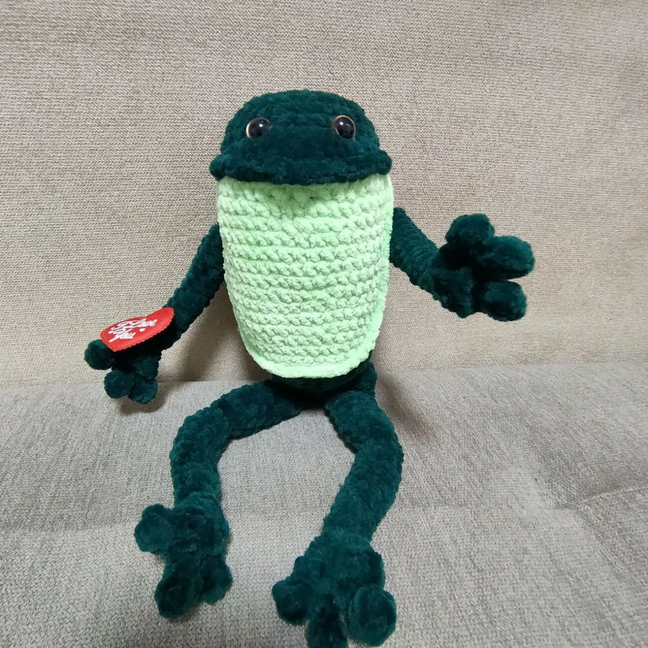 жабка зелена іграшка вязана плюшева ручна робота