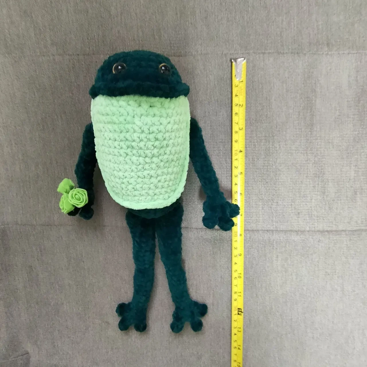 жабка зелена іграшка вязана плюшева ручна робота 4