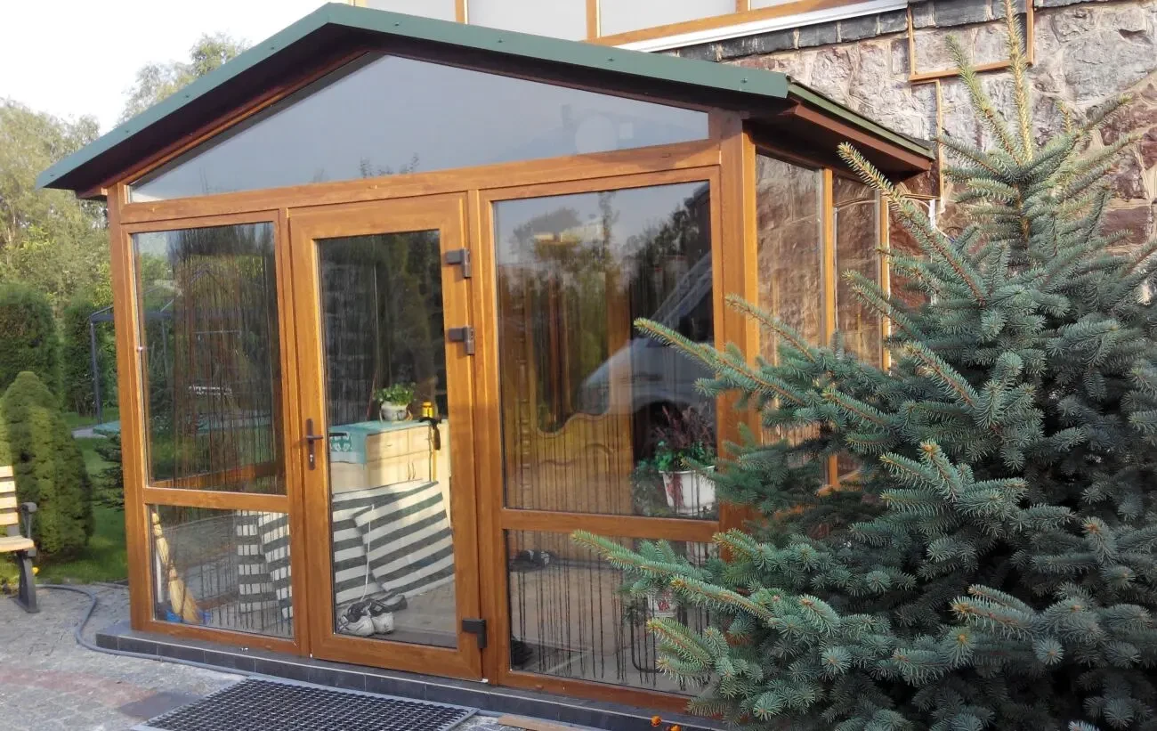 Двері вхідні Rehau 6