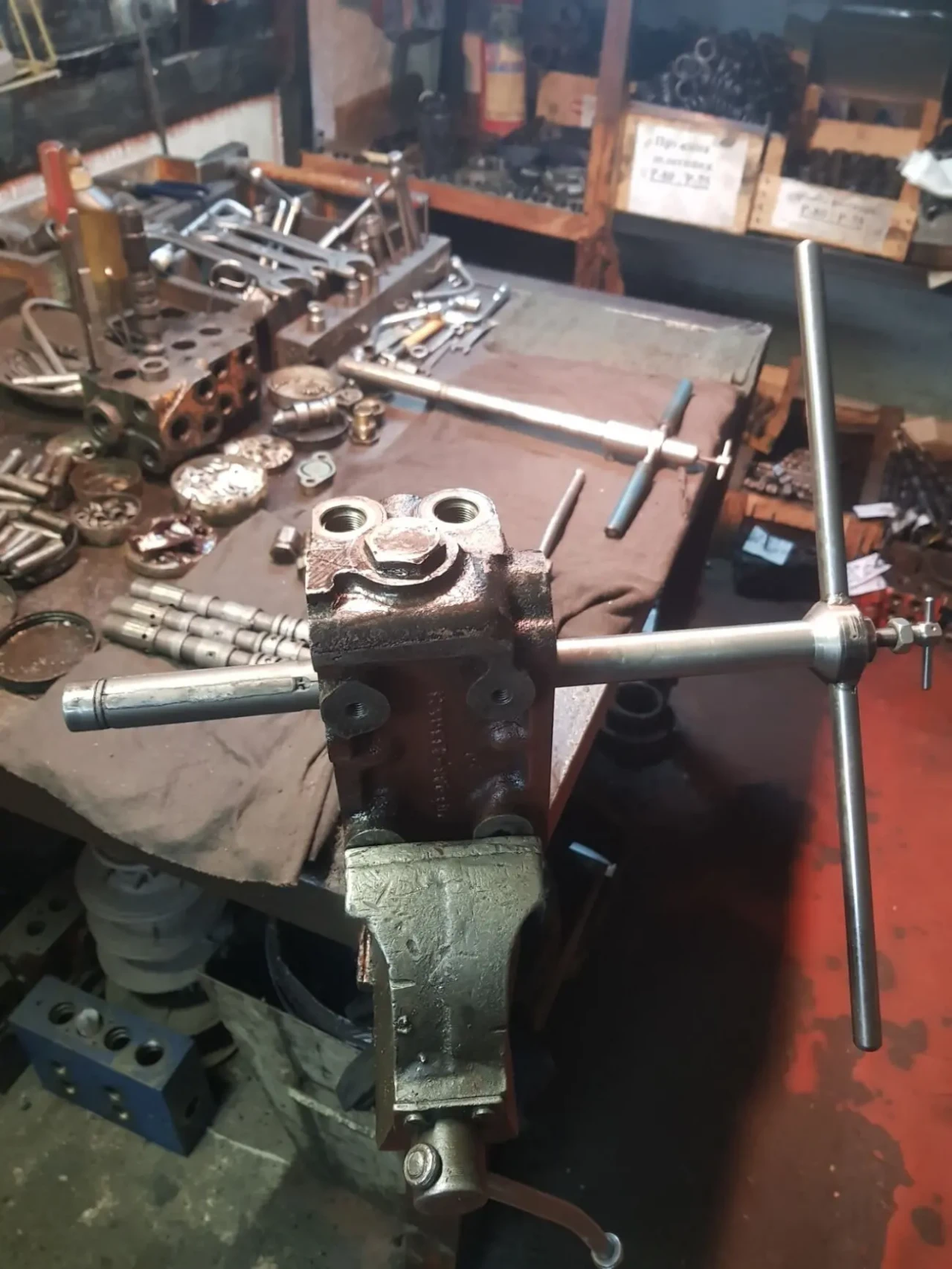 Гидрораспределитель Р-80,Р-100 на МТЗ,ЮМЗ, экскаватор 7