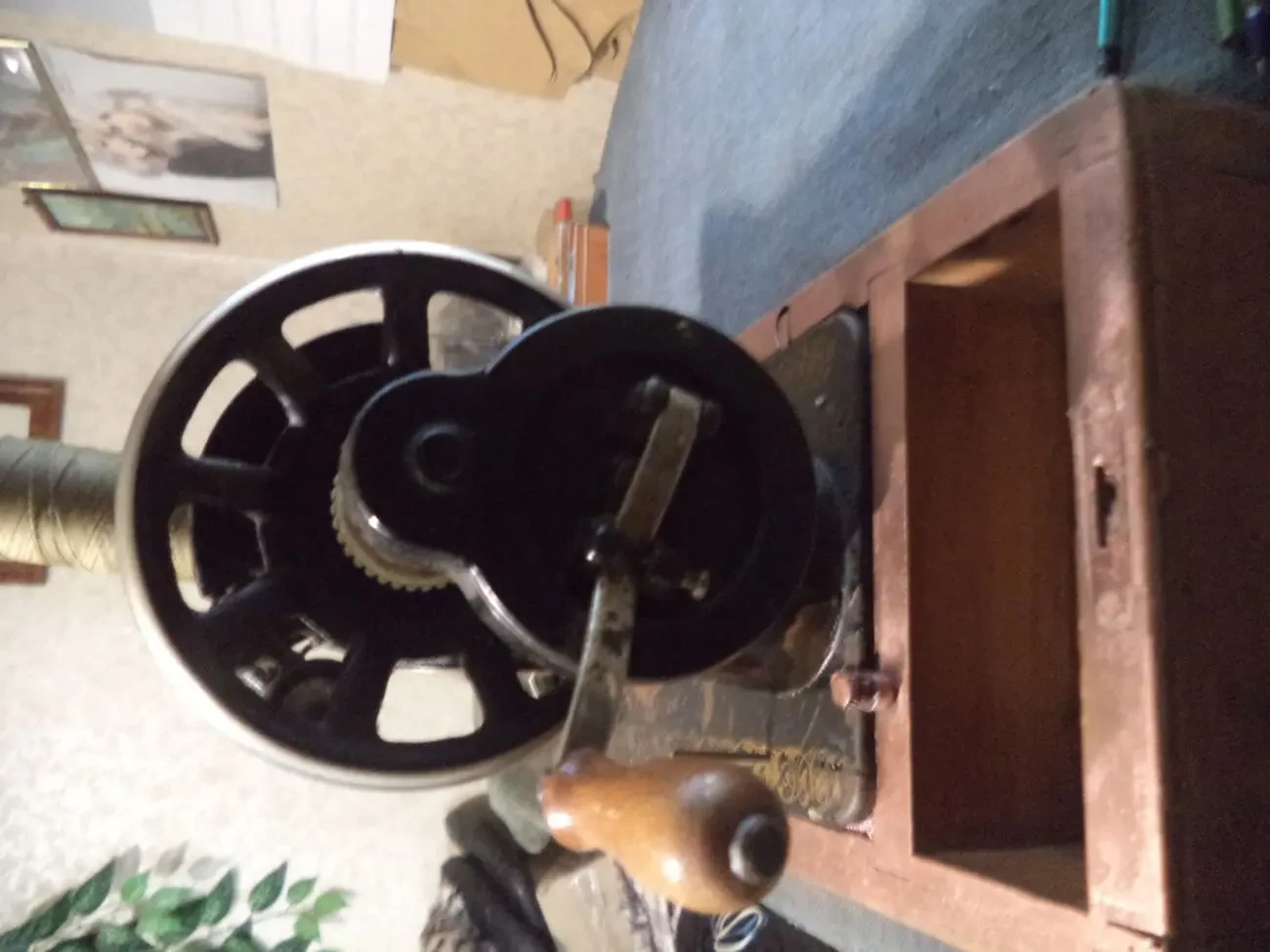 Швейная машинка машина ПМЗ настольная 4