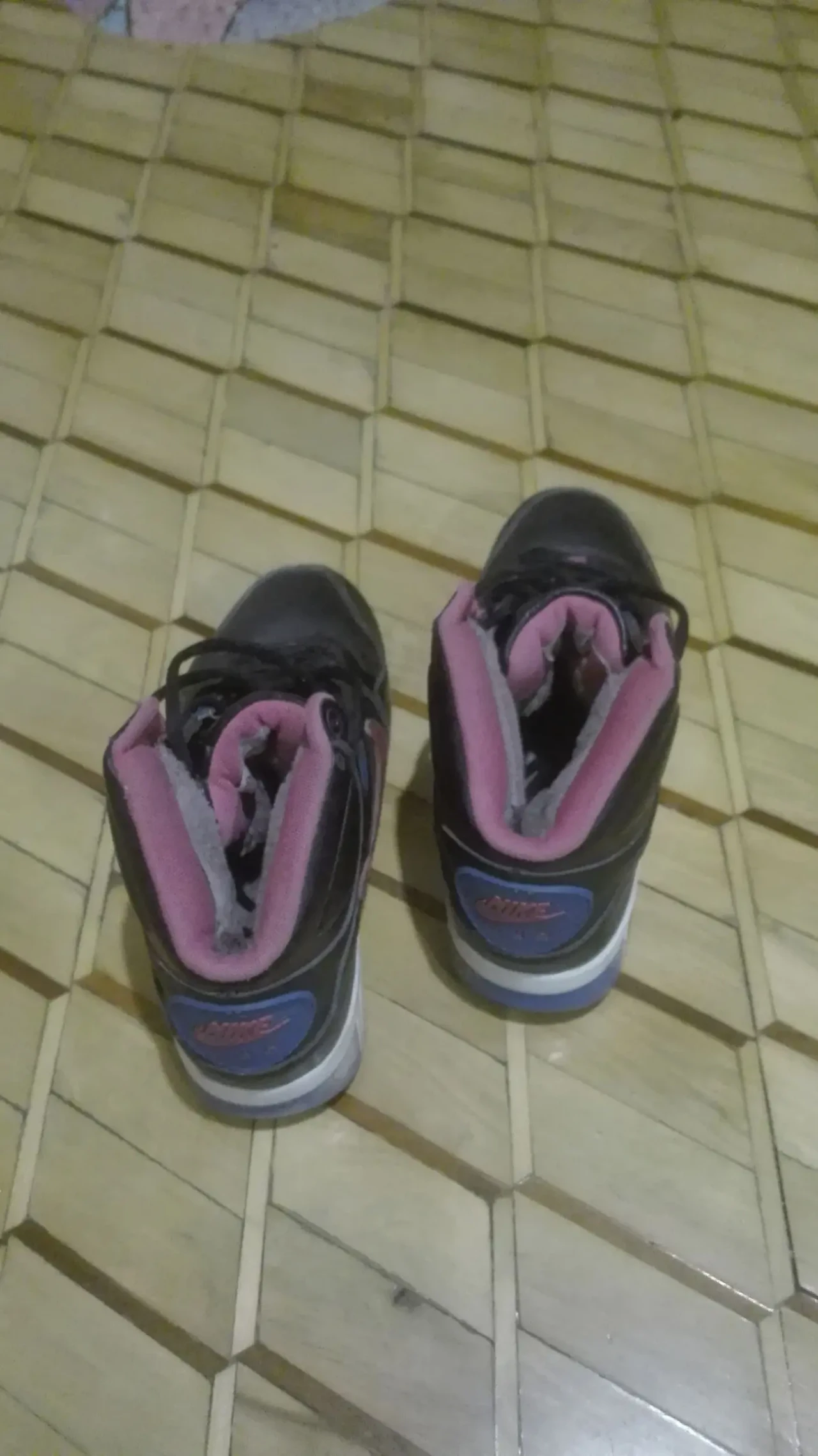 Утеплённые кроссовки Nike 4