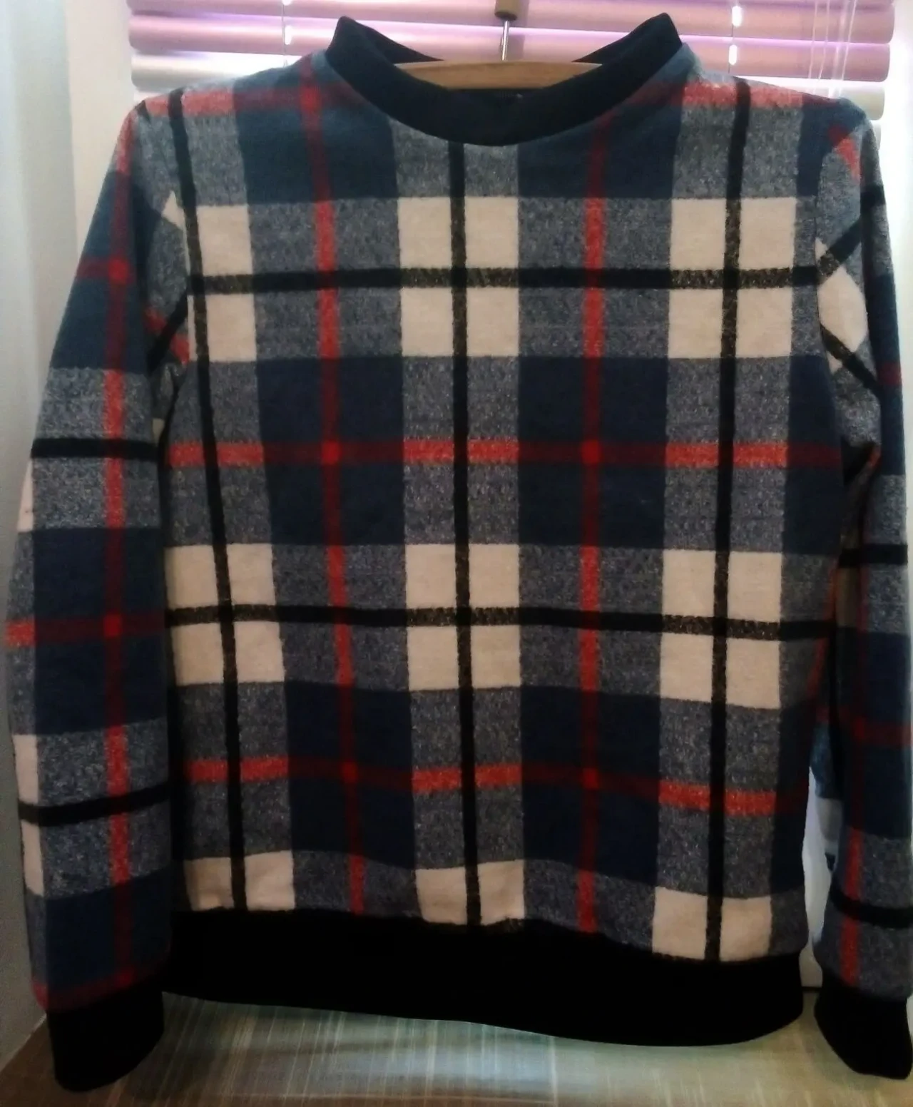 Женский джемпер (толстовка)