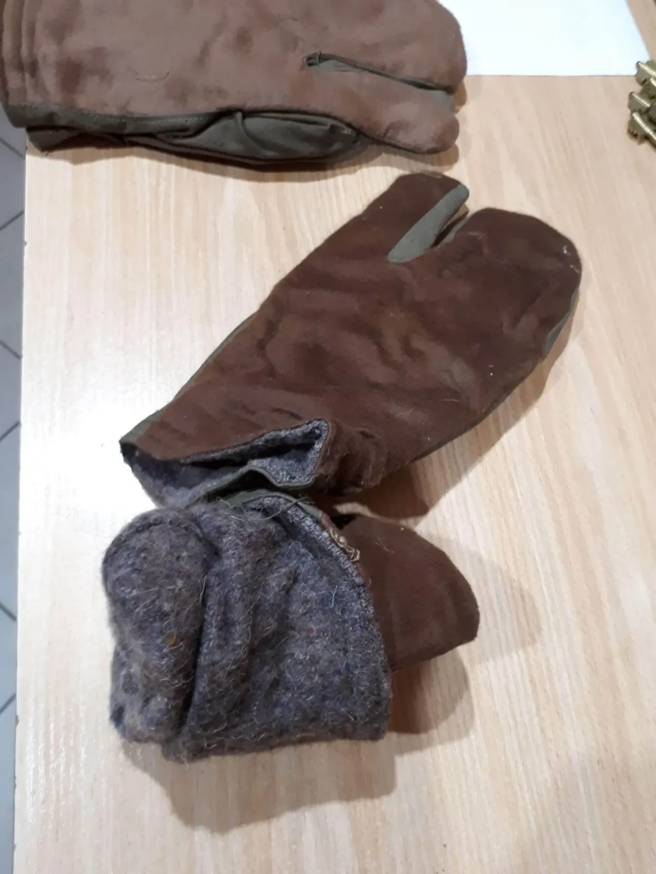 Рукавицы трехпалые армейские зимние 2