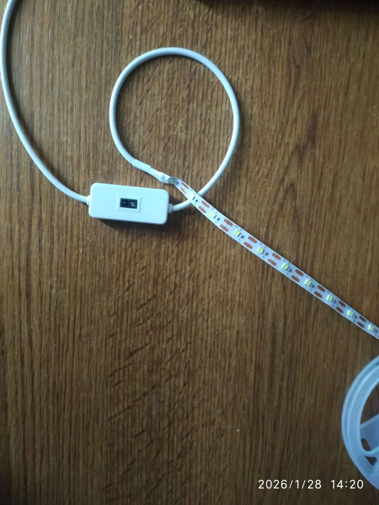 Світлодіодна стрічка з датчиком руху та регулятором яскравості 2 м 9