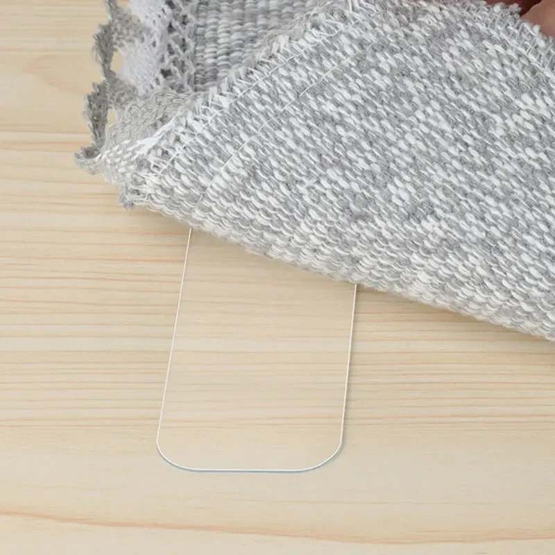 двусторонние клеющиеся полоски,суперкрепкие.наноскотч 1,5см х4,5см 3