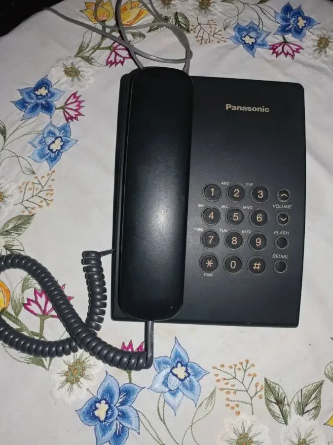 кнопочний телефон