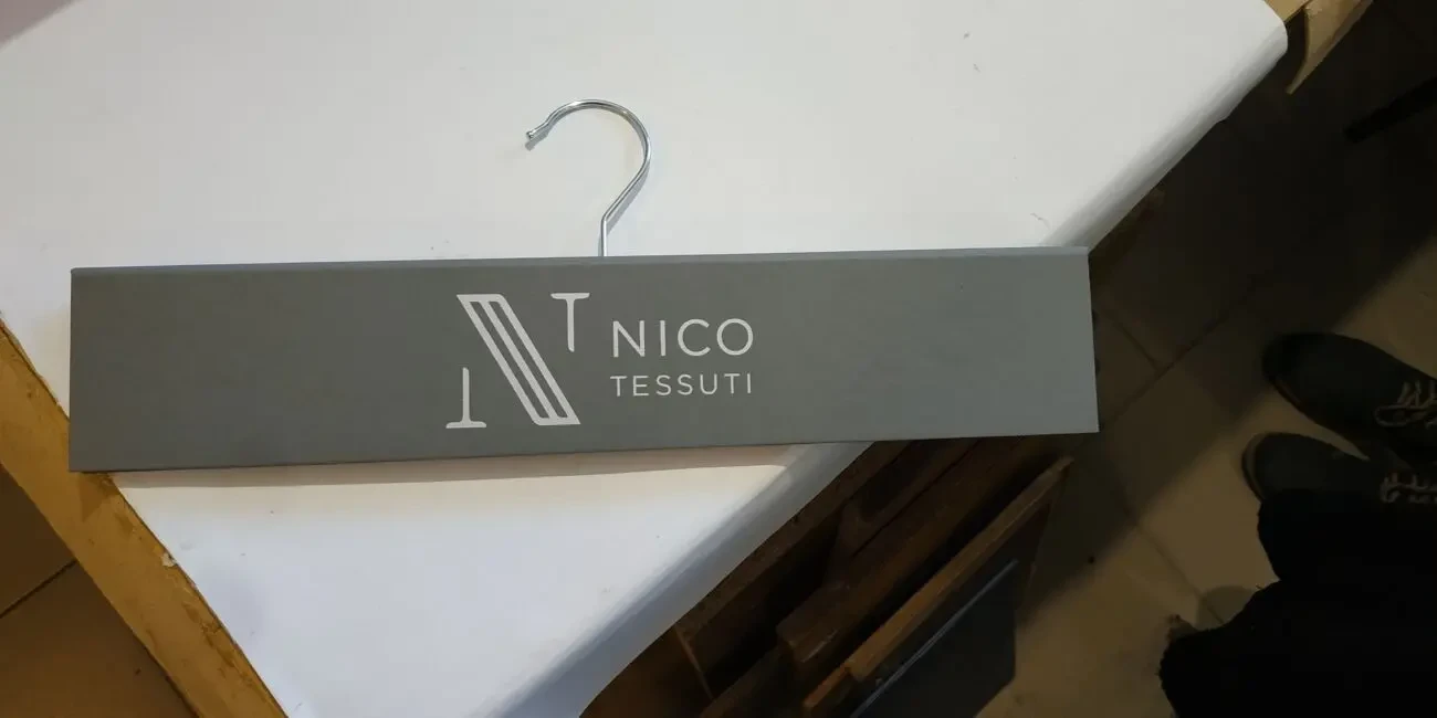 Хангери- вішаки для зразків матеріалів з метал гачком