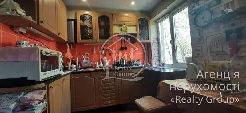 Продам 2-кім. квартиру Карачуни