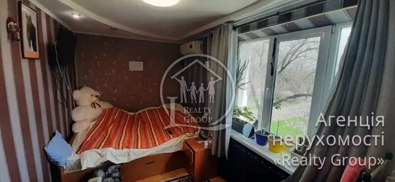 Продам 2-кім. квартиру Карачуни 4