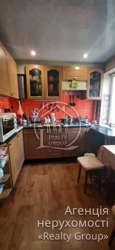 Продам 2-кім. квартиру Карачуни 3