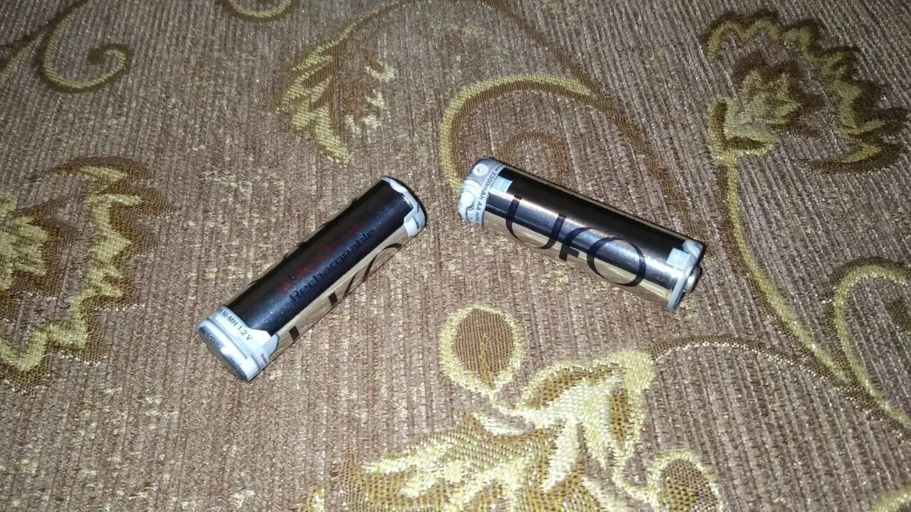 Зарядное устройство UFO RP-866 и 2 AA 2300 mAh 7