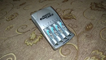 Зарядное устройство Ansmann PhotoCam III и 4 AA 2850 mAh