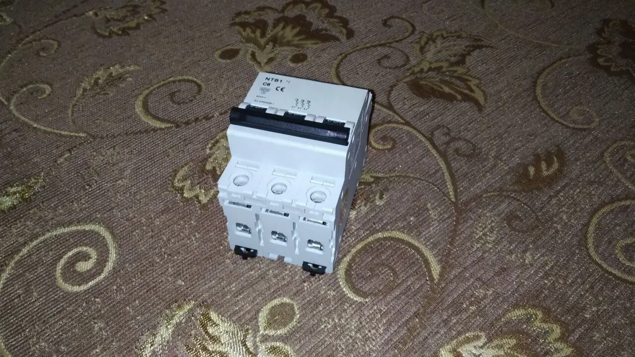 Автоматический выключатель (автомат) Tesla серии NTB1 2