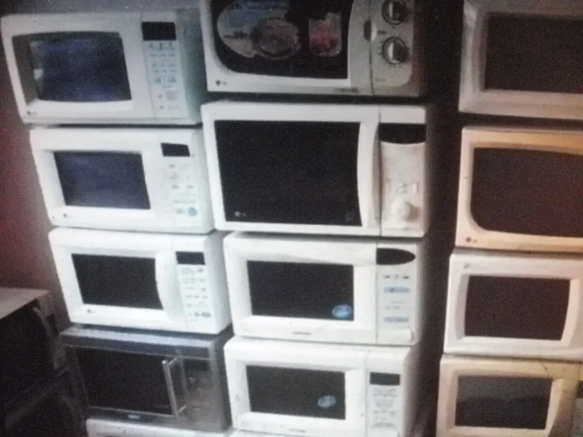 Купую Мікрохвильову піч ( Холодильник,Пилосос,Газову колонку).Чернігів 2